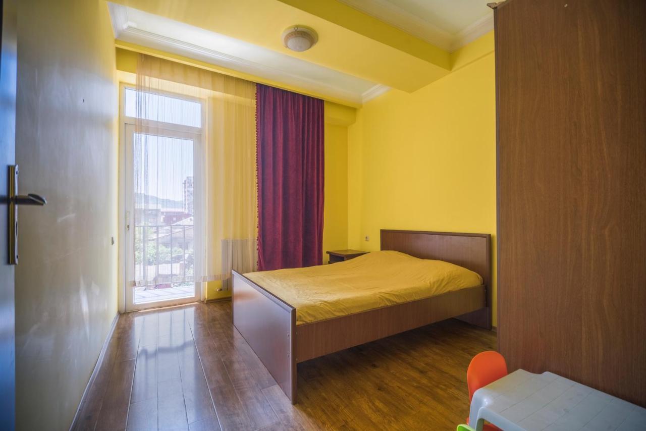 Apartment Chavchavadze Batumi Exterior photo
