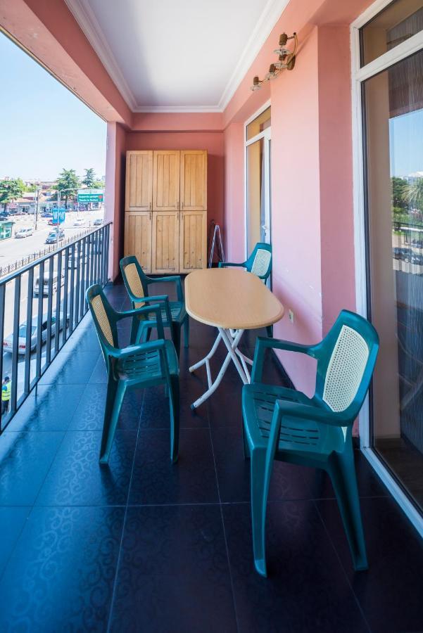 Apartment Chavchavadze Batumi Exterior photo