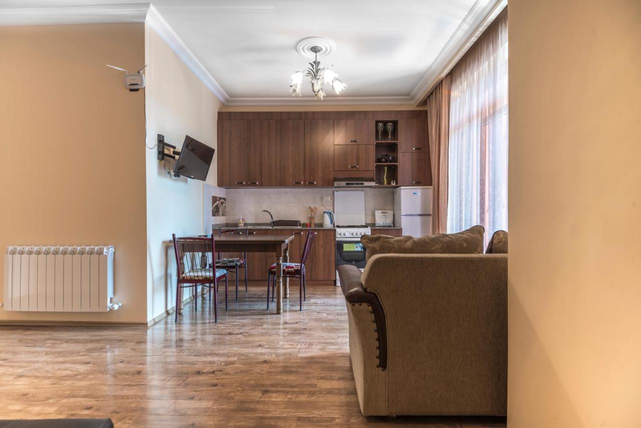 Apartment Chavchavadze Batumi Exterior photo