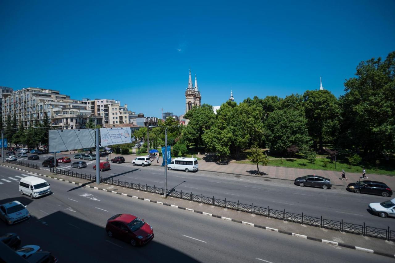 Apartment Chavchavadze Batumi Exterior photo